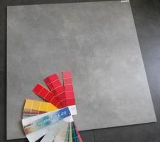 Carrelage 90 X 90 gris clair mat aspect béton