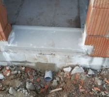 Seuil de porte du cellier.