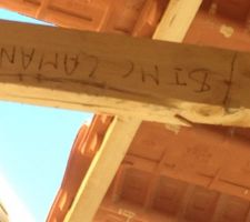 Charpente abîmée, mais posée quand même !