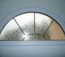 Demie-lune de la porte d'entrée