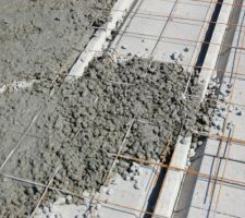 R&eacute;alisation DE LA DALLE DE L ETAGE.

DEGUELLASSE TOUT SIMPLEMENT.