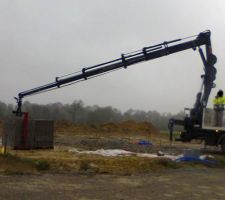 Arriv&eacute; des premiers parpaings pour l'atelier soit 1000 &agrave; poser.