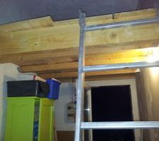 La chambre des enfants dans le garage