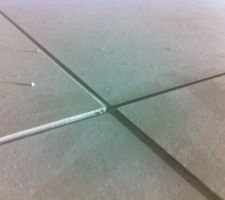 Probl&egrave;me de joints sur carrelage rectifi&eacute;
