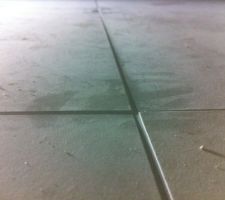 Probl&egrave;me de joints sur carrelage rectifi&eacute;