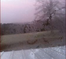 Givre sur la face extérieure du triple vitrage