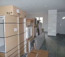 Cuisine livr&eacute;e et niches d&eacute;coratives construites