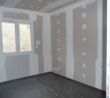 Salet&eacute; g&eacute;n&eacute;ralis&eacute;e sols, vitrages et menuiseries &agrave; la r&eacute;ception.