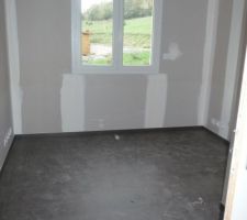 Salet&eacute; g&eacute;n&eacute;ralis&eacute;e sols, vitrages et menuiseries &agrave; la r&eacute;ception.