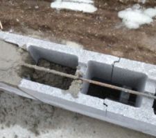 Pose des agglos pour l'acrotère.