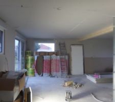 La salle à manger, vue de la cuisine ouverte
