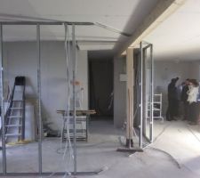 La hall en cours de cloisonnement