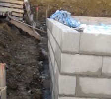 Construction du vide sanitaire sur terrain en pente