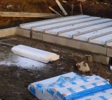 Construction du vide sanitaire sur terrain en pente