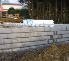 Construction du vide sanitaire sur terrain en pente