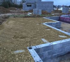 PREPARATIFS POUR LA FUTURE TERRASSE