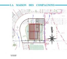 Ci-dessus Plan de masse de la maison!!

L'encadré noir représente la surface de notre terrain soit 450m2. 
L'encadré vert représente la surface d'implantation à respectée.