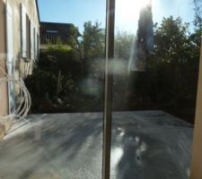 Nouvelle terrasse en béton du salon