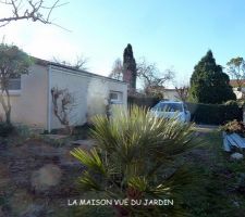 Jardin devant avec la vue sur le grand salon