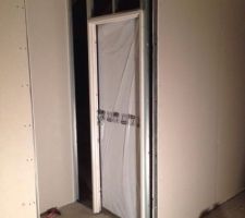 Porte chambre Léna la seule qu'on aura bien posée du premier coup ! :-)