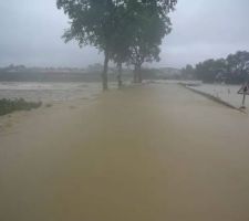 [Catastrophe naturelle]

Le village s'est retrouvé coupé du monde pendant plus de 24h. Seul accès possible : par hélico !