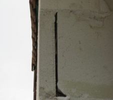 Beaucoup d'interstices sont encore visibles sur la ma&ccedil;onnerie ext&eacute;rieure. Pour ce qui est de l'int&eacute;rieur, je ne peux plus rien v&eacute;rifier car la maison est d&eacute;sormais inaccessible (fen&ecirc;tes, portes pos&eacute;es...).