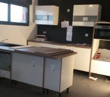 Pose cuisine en cours! un vrai casse-tête.