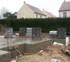 29/01/2015 : Livraison des premiers "parpaings CTVL" (bloc béton Nouvel?R de Easy Therm)