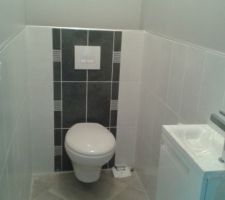Pose de la faïence dans les wc