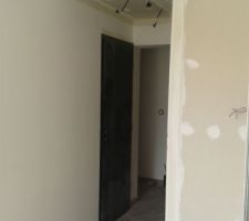 Ossature du placard de l'entr&eacute;e