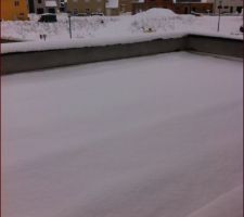 01/02/2015 : la toiture terrasse attend son bonhomme de neige