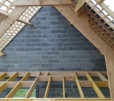 Vue du garage depuis la porte d'acces de la mezzanine