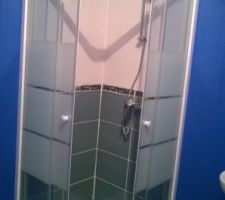 Salle d ' eau du bas