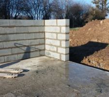 Baie vitr&eacute; du fond.