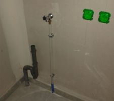 Robinet lave linge avec &eacute;vacuation.