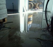 Inondation au branchement de la maison au compteur d'eau