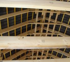 La charpente vu de l int&eacute;rieur