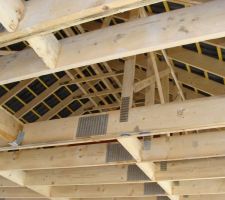 La charpente vu de l int&eacute;rieur