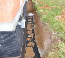 Drain et protection soubassement