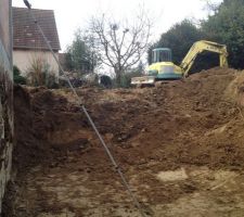 D&eacute;but du terrassement (la maison &agrave; gauche de la photo est le projet mitoyen du voisin, en cours de construction &eacute;galemenent).