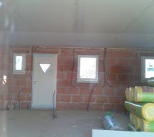 &eacute;lectricit&eacute; et plafonds pos&eacute;s