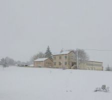 Notre jardin sous la neige... ce n'est pas souvent que le Gers voit autant de neige !