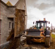Comblement des pourtours de la construction
