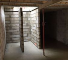 La cage d'escalier du sous-sol