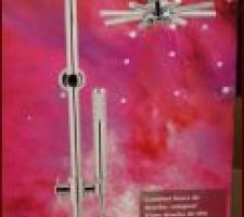 Colonne de douche pour la douche des filles.