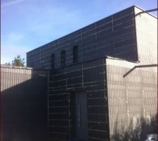 Pose des appuis des fenêtres - rebouchage à la mousse PU des interstices entre isolants