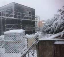 Neige à Toulouse début février - Échafaudage monté