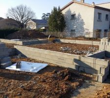 Fondations sous le soleil d hiver
