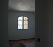 Une des chambres de l' &eacute;tage.