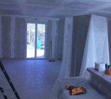 Finition des bandes à joint.